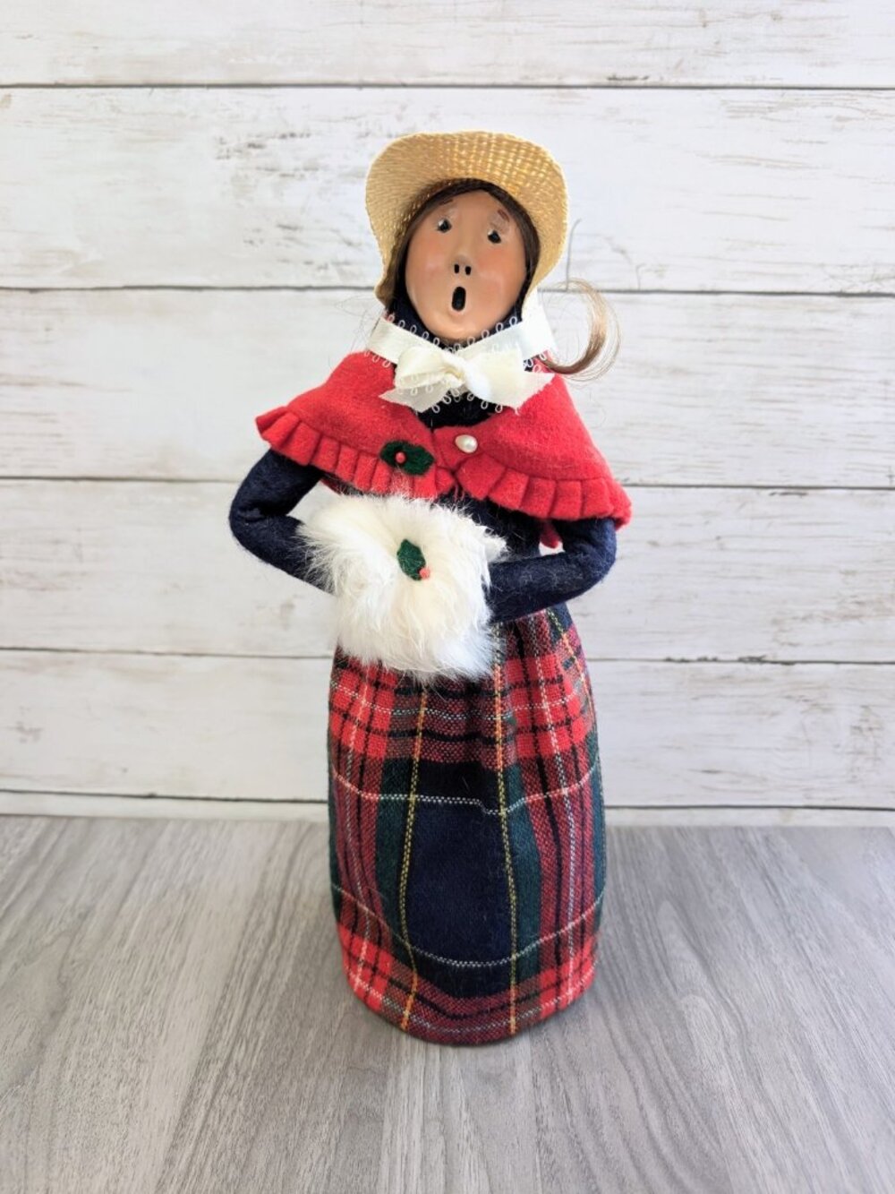 1987 Byers Choice The Carolers Girl With Muff In Red Plaid White